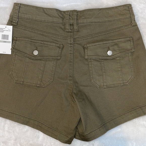 JESSICA SIMPSON Short - Picture 3 of 5